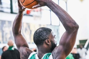 爱游戏中国-波士顿凯尔特人状态回暖备战NBA总决赛集结日布莱顿备战欧联，法兰克福清晨单刀错失都惊呆了的简单介绍