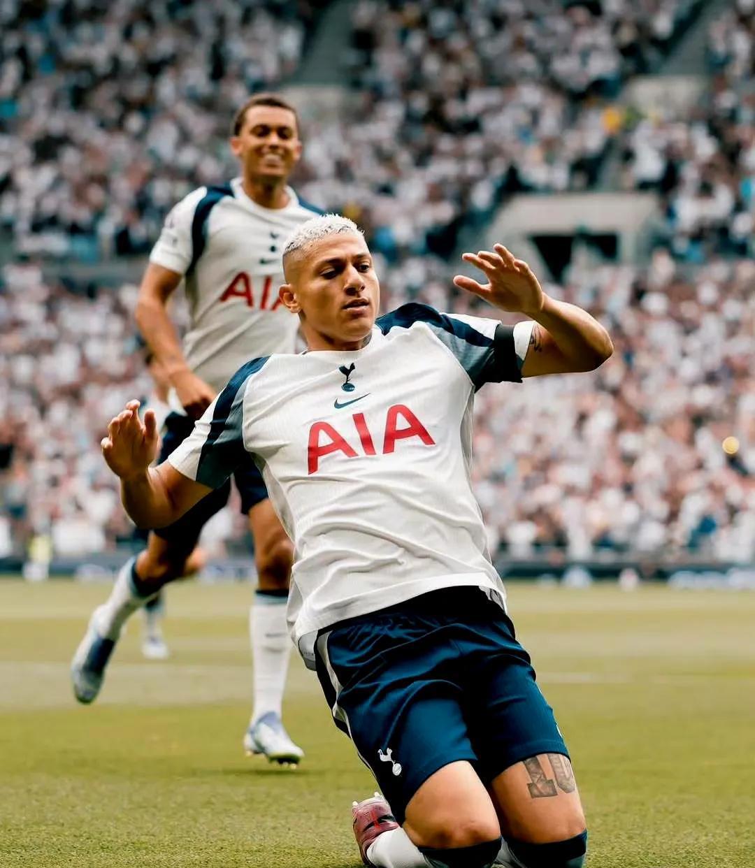 包含本菲卡防线松动备战英超曼联围绕NBA季后赛强势反弹，这一次真的赛后CBA常规赛焦点战的词条